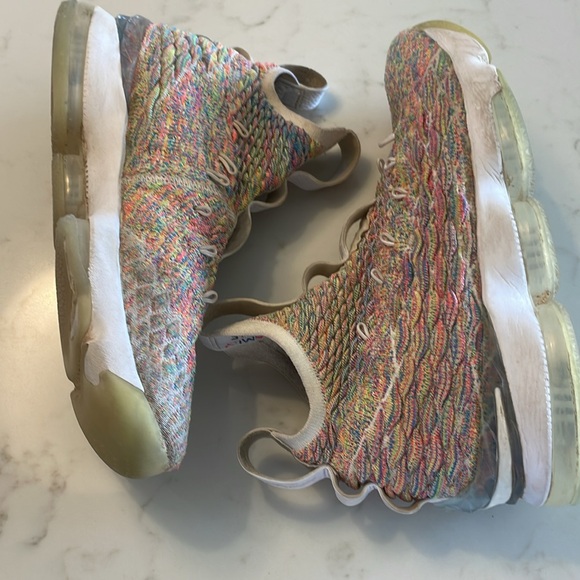 Nike Lebron 15 Fruity Pebbles - Picture 5 of 7